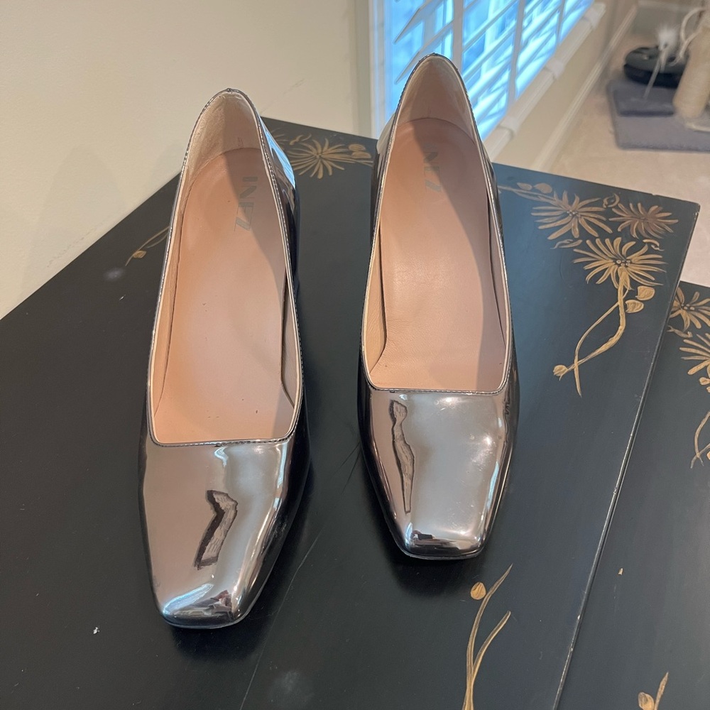 Barely used Inez Silver Block Heel Pumps - Women's Dress Heels 8M - Picture 2 of 4